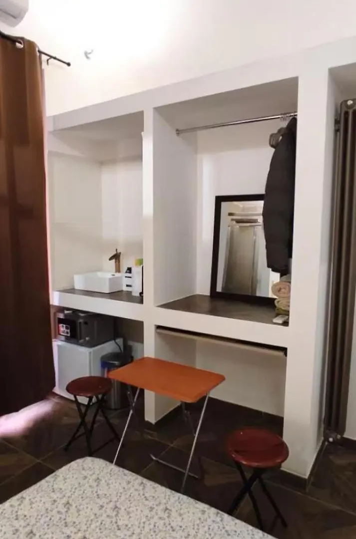 Versailles Deluxe Rome Homestay
