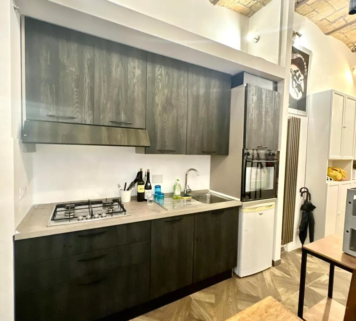 Versailles Deluxe Rome Homestay